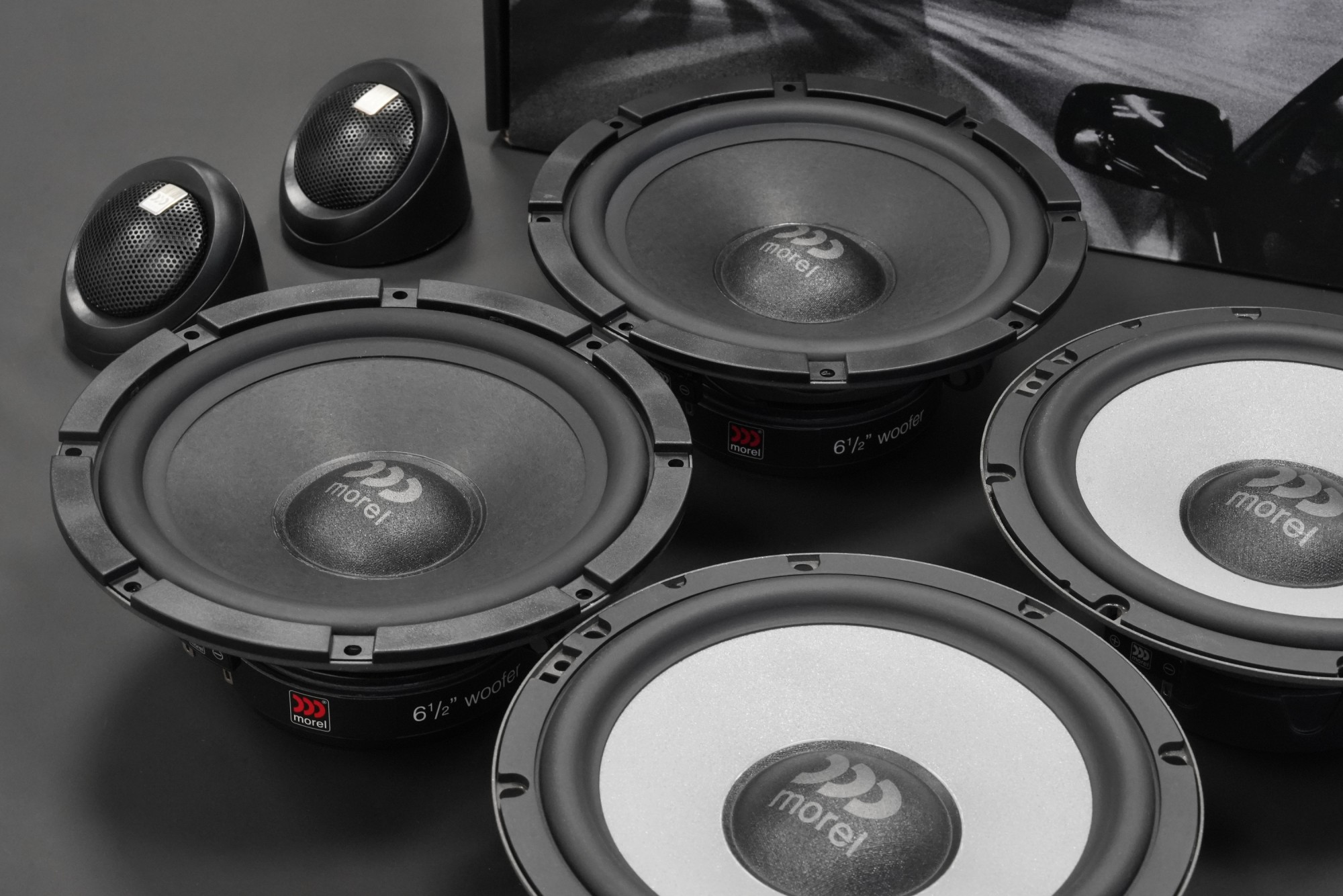 Morel Maximo Ultra 602 vs. 602HE: подобни отвън, различни отвътре – кои да изберете?