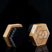 Chetka za koža Carbon Collective Interior Cleaning Brush