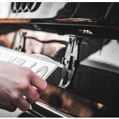 Черен държач за регистрационен номер Plexiclick V1 Black (110 mm)