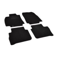 <h3>Текстилни автомобилни стелки Rigum за Nissan Tiida Hatchback/Sedan (2007 -)</h3><p>Rigum е традиционен чешки производител, който има седалище в Dubňanech, в сърцето на Южна Моравия. Те имат богати опит в производството на <strong>гумени</strong> и <